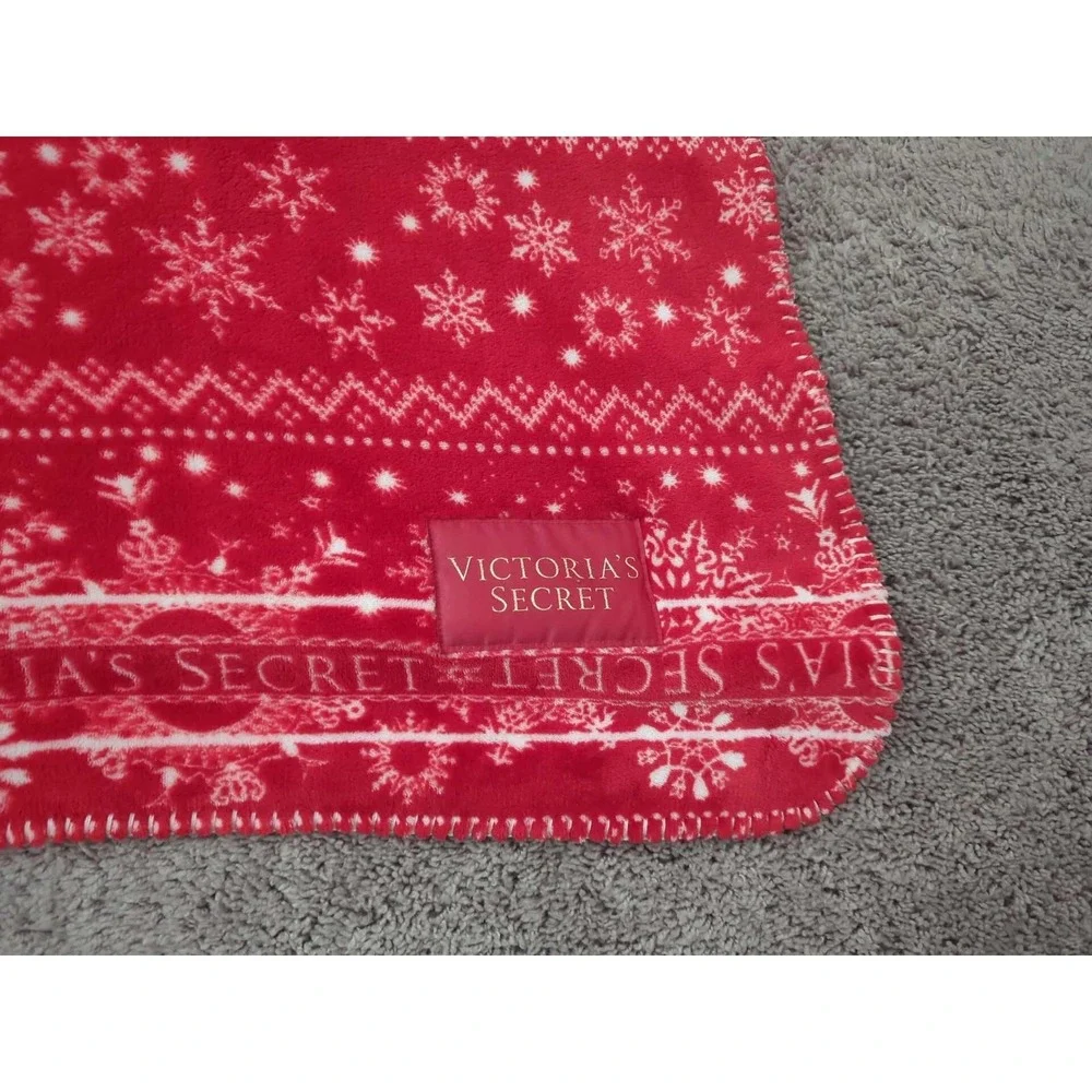 Victoria's Secret‎ Plush Throw Blanket Red White Snowflake Sherpa Christmas